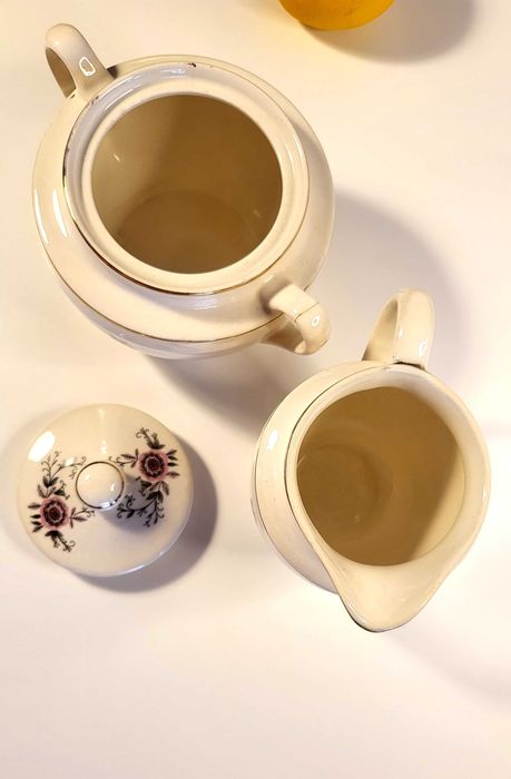 Conjunto de açucareiro e leiteira da Fábrica Portuguesa de Sacavém