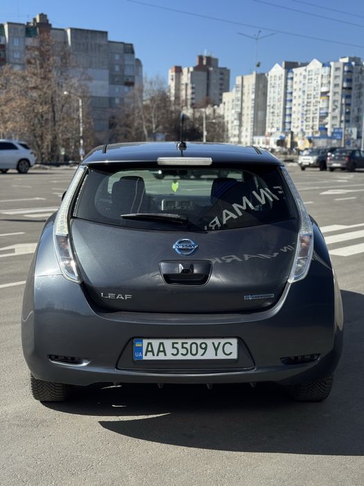 Аренда / прокат / оренда Nissan Leaf