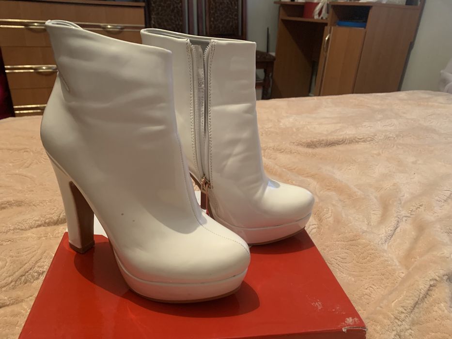 Ботильйони