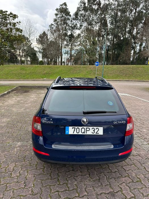 Skoda oktavia 2.0 tdi 150cv.Troco por um carro de sete lugares.