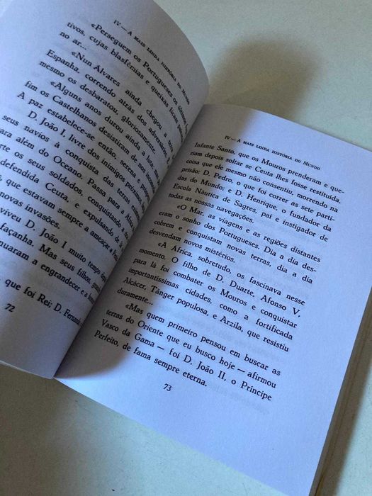Livro - Os Lusíadas Contados à Crianças e Lembrados ao Povo