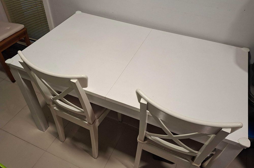 Mesa extensível IKEA em madeira maciça