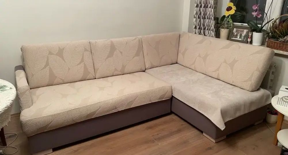 Чохол на ліжко бежевий