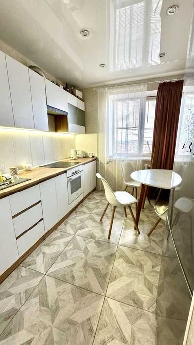 Продам 2к квартиру в самом центре Залютино