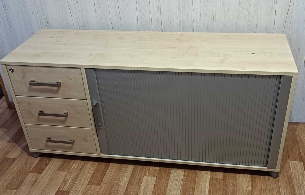 Piękna masywna komoda