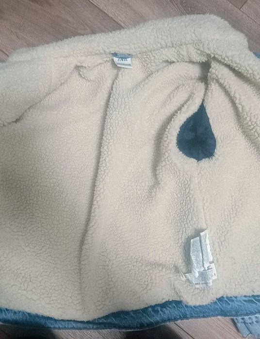 Zara jeansowa kurtka na kożuszku 152