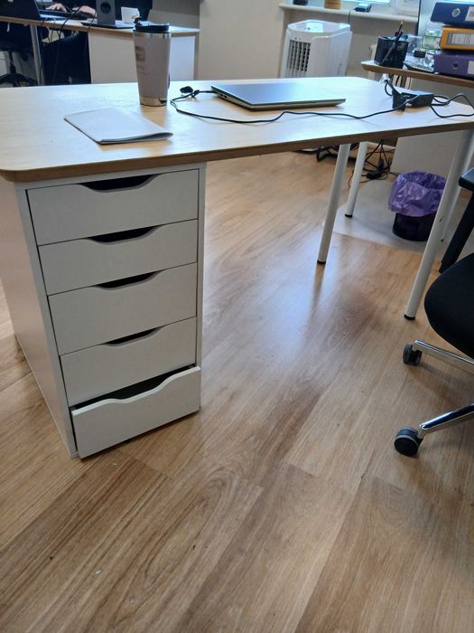 Biurko IKEA ANFALLARE 140x65,  10 szt, możliwy pojedynczy zakup