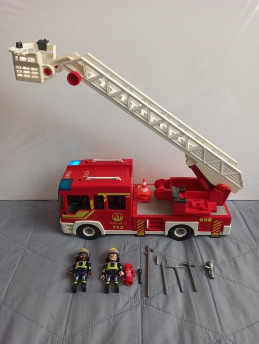 Duży wóz straży pożarnej Playmobil