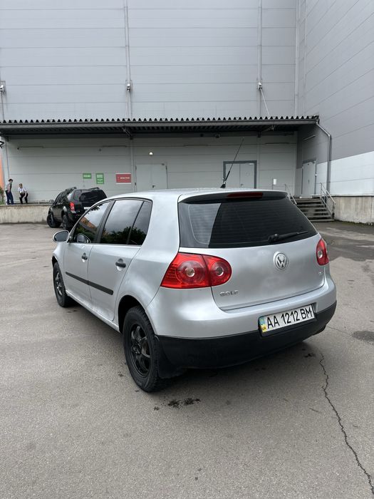 Volkswagen Golf V! Автомат! 1.6 mpi!