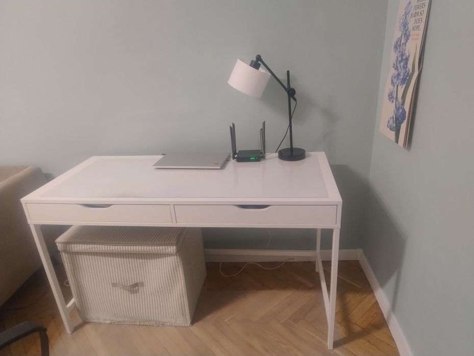 rezerwacja Biurko Ikea 130 cm x 58 cm x 75 cm