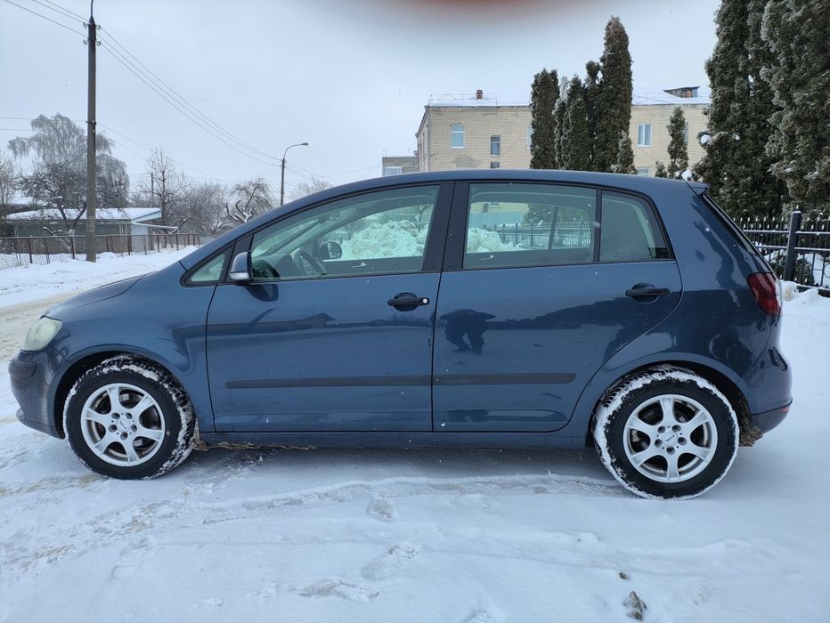 Автомобіль Wolkwagen Golf Plus 2005 рік