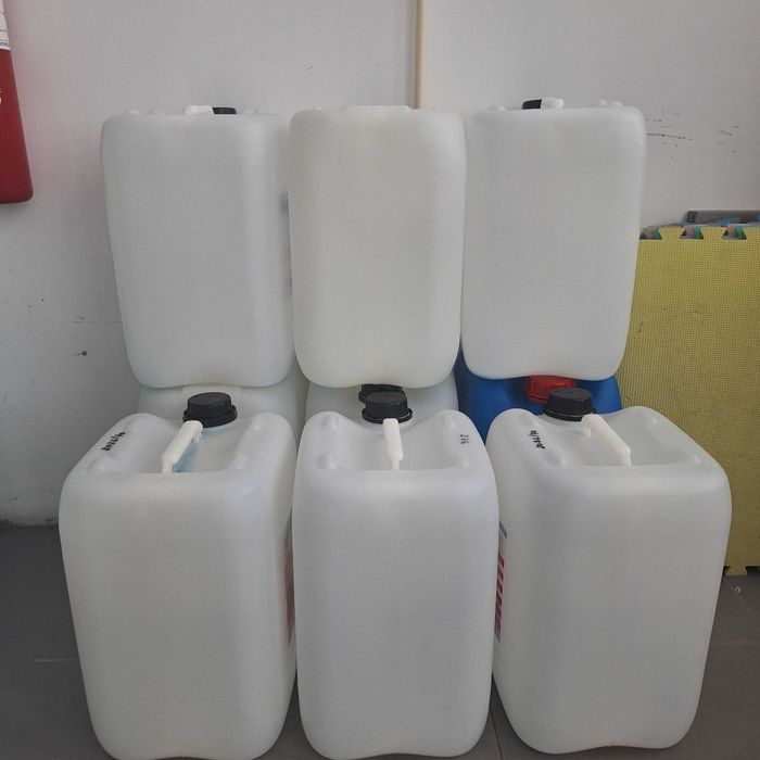 Vendo bidoes de 20l