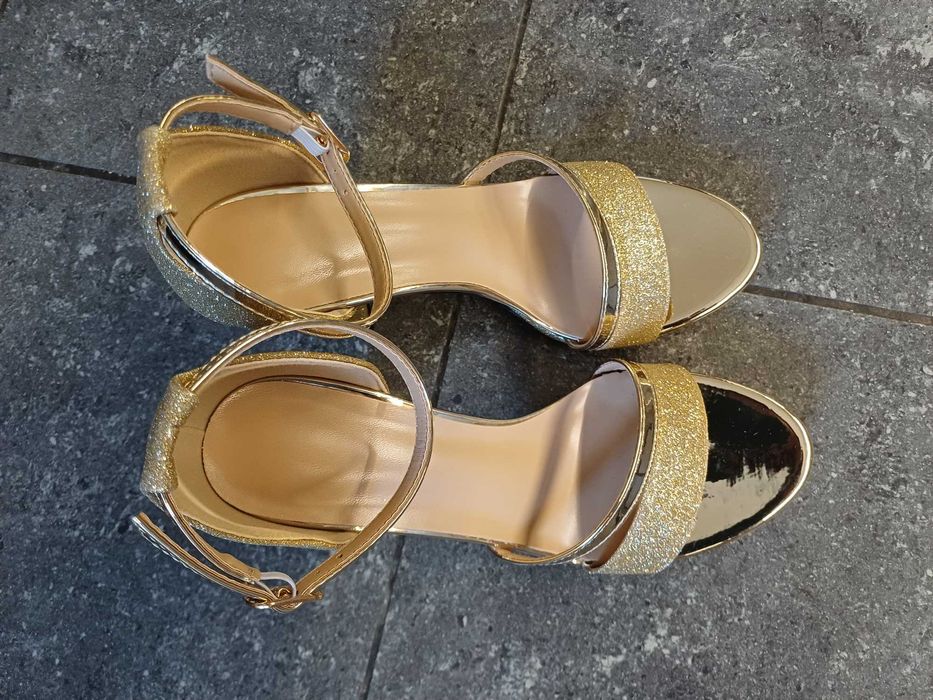 Sandalias de festa,  douradas novas nº 36 -festa