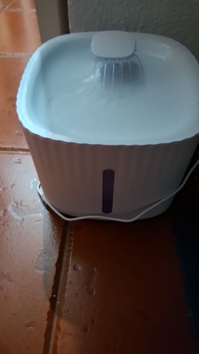 Fonte Bebedouro Automático Lupi Linx 3L para Gatos e Cães