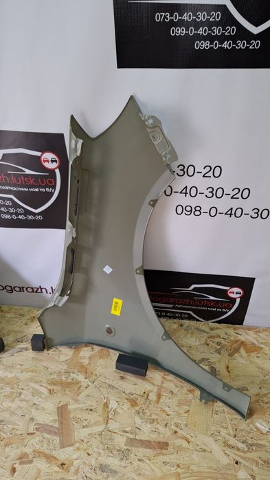 Крило крыла Skoda Fabia roomster Фабия румстер фабіа