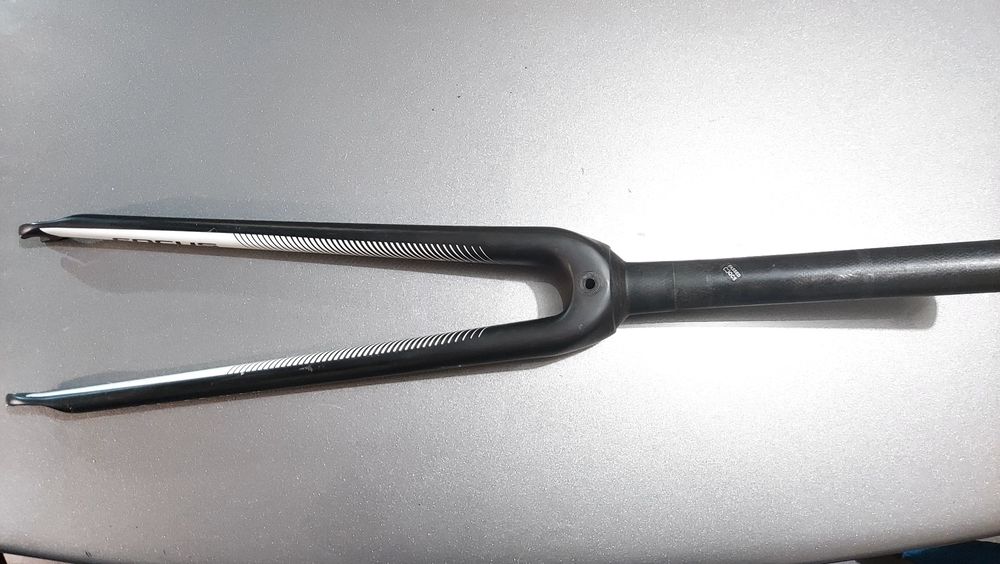 Forqueta Izalco Max carbono e outras