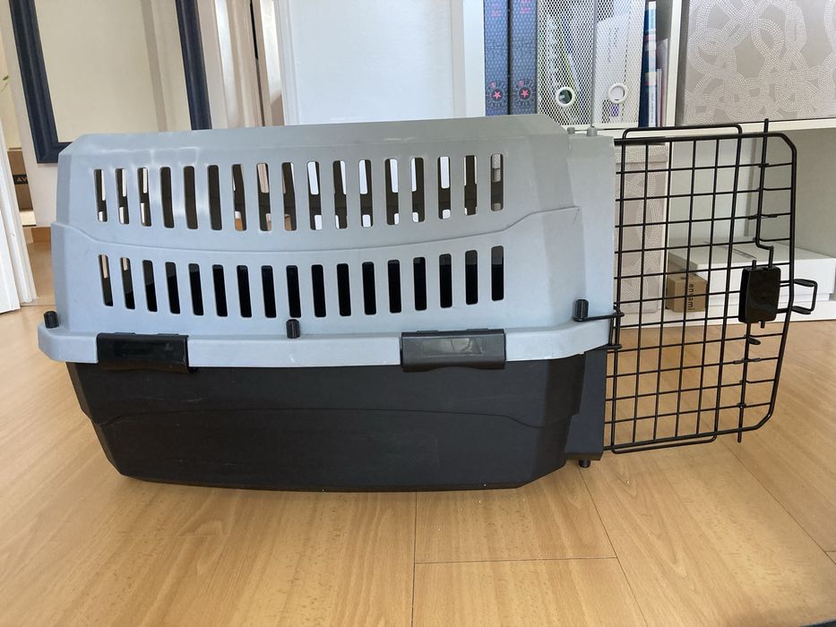 Gaiola de transporte rigida em excelente estado