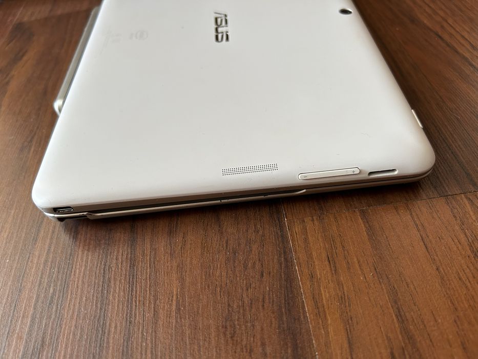 Планшет з клавіатурою Asus Transformer Pad K018 TF103CG 16GB 3G White