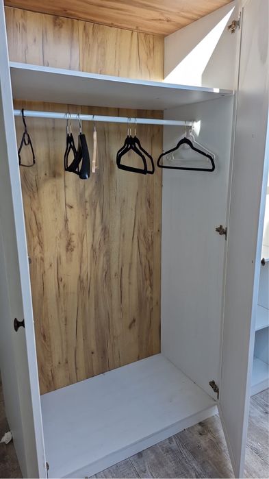 Szafa z lustrem 160x210