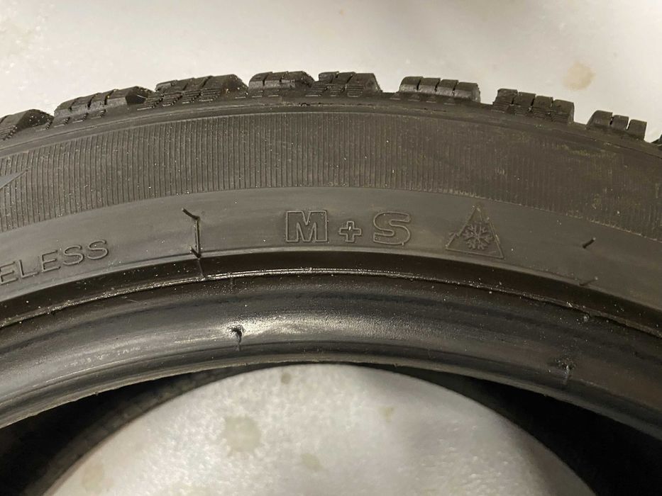 Opony zimowe Kormoran Snow 235/45R 18 98 V XL