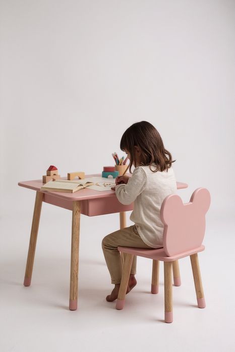 Дитячий столик з шухлядою зі стільчиком