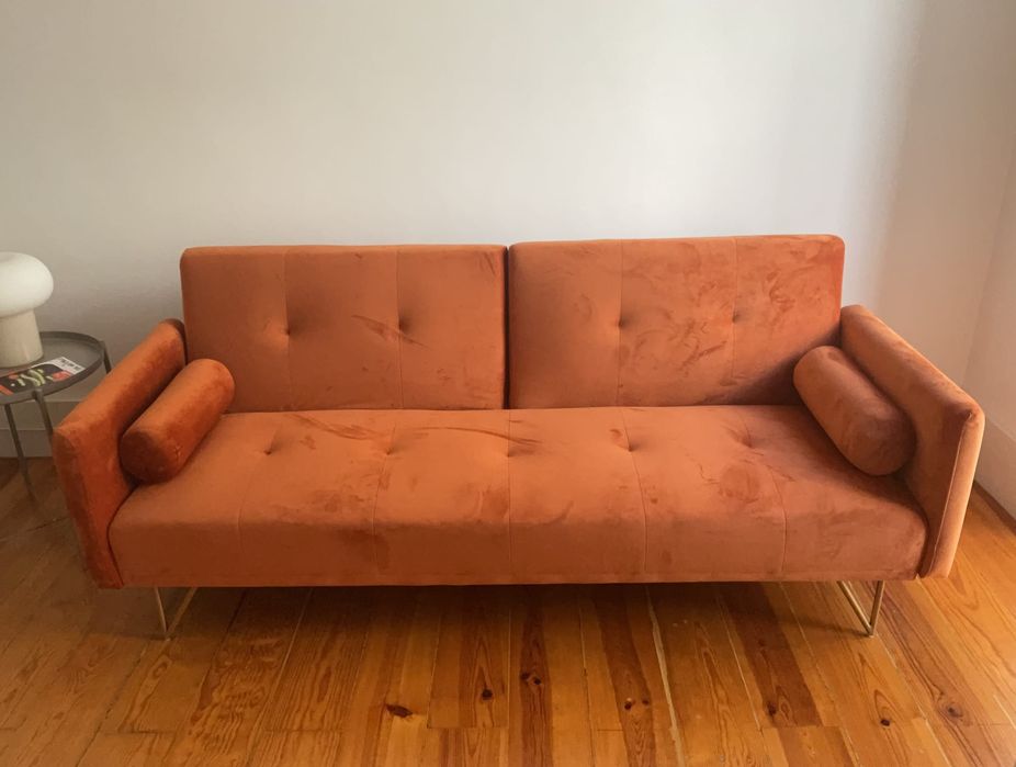 Sofá-cama laranja oscuro