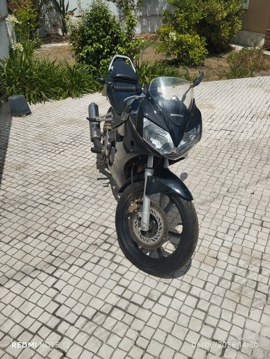 Honda CBR 125r a trabalhar bem