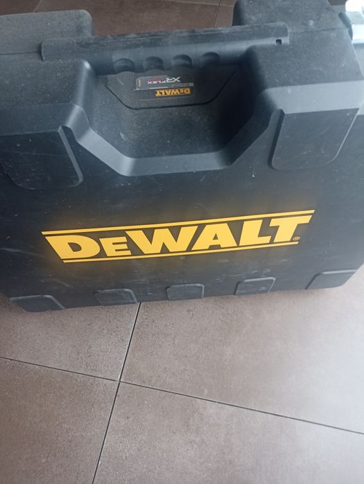 Młot wyburzeniowy SDS MAX 54V 10.5J DeWALT DCH832