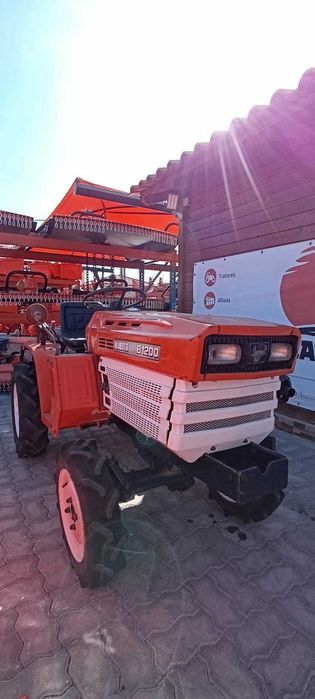 Kubota B1200 4x4  + 6 Alfaias
