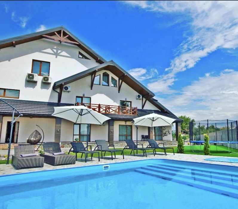 Бутік-готель на 18 номерів, на популярному напрямку Мукачево — Косино.