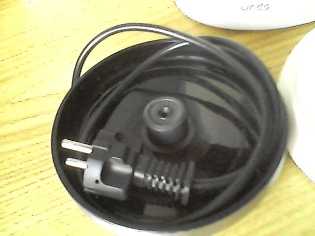 Электрочайник и контактные элементы