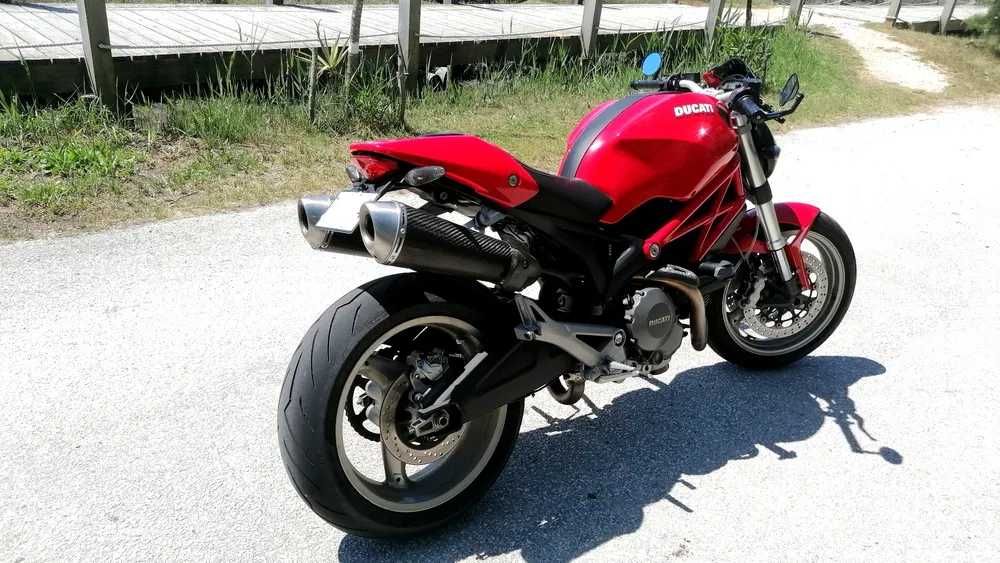Ducati 696 Monster