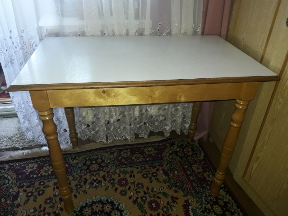 стол кухонный