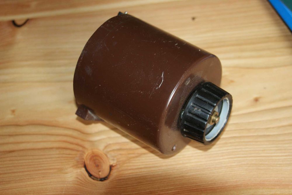 Solidny niemiecki autotransformator 0-250V 2A