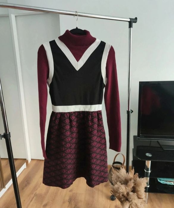 Sukienka bawełniana z golfem Tommy Hilfiger & Zendaya