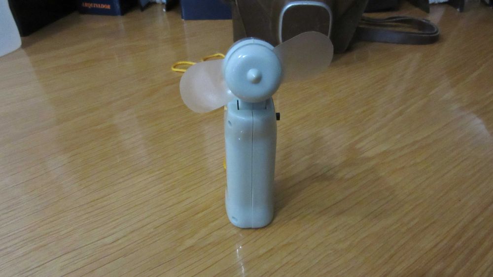 Ventoinha de rosto portátil a pilhas *** NOVA ***