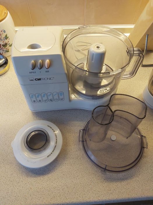 Кухоный комбайн Clateonic KM 2132