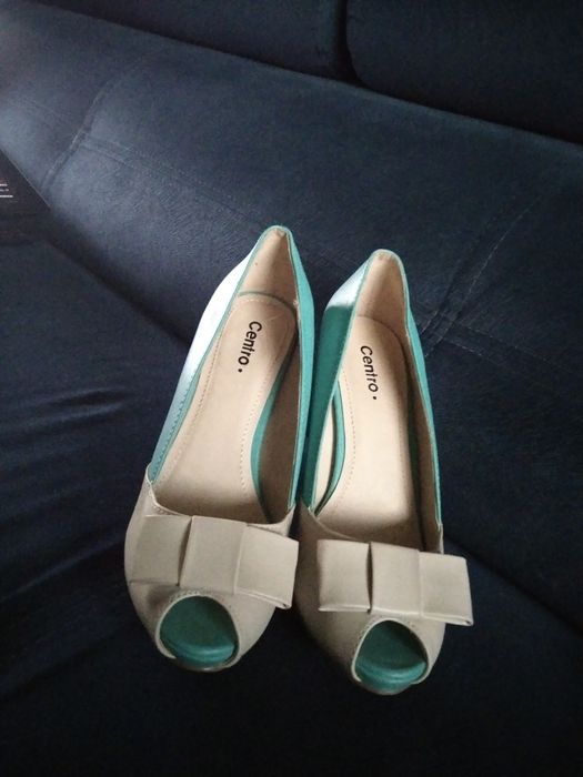 Szpilki centro turkus beż kokarda 37