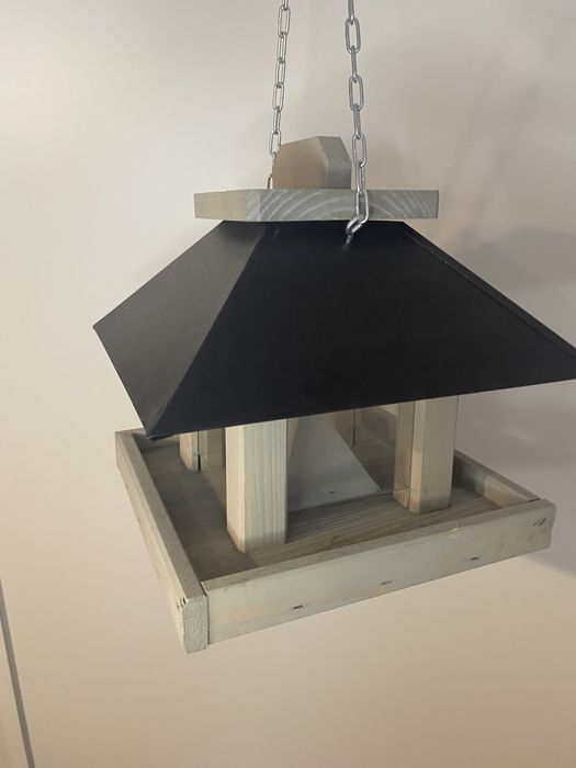 Karmnik dla ptaków nowy