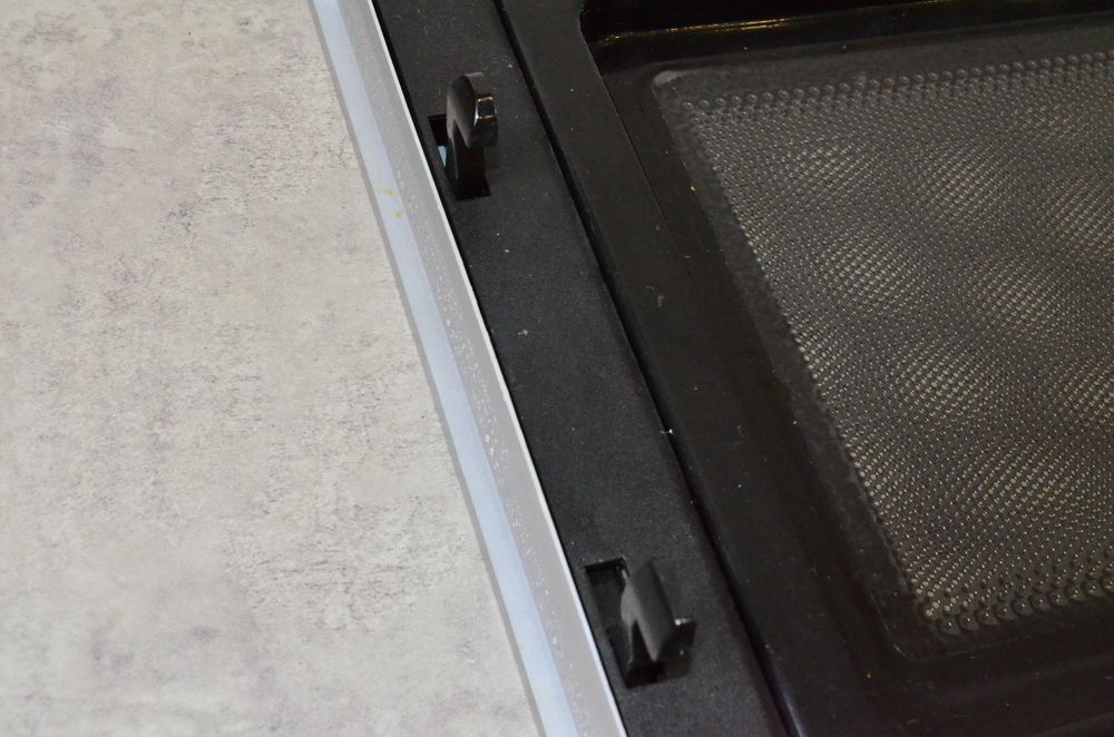 Drzwiczki do kuchenki mikrofalowej Beko MGF23330S