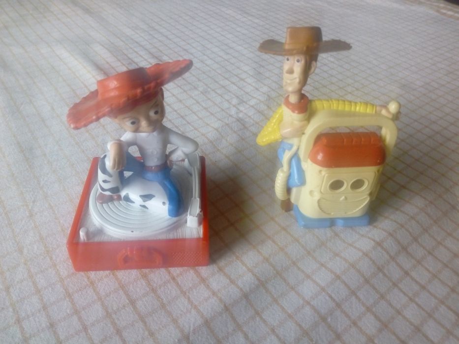 Bonecos McDonald's anos 2000