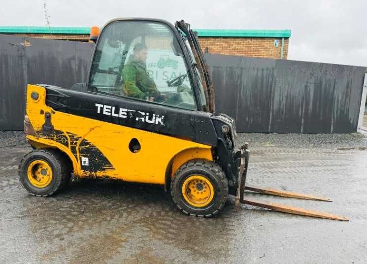 Телескопічний навантажувач JCB TLT 35D 4X4 + відео роботи