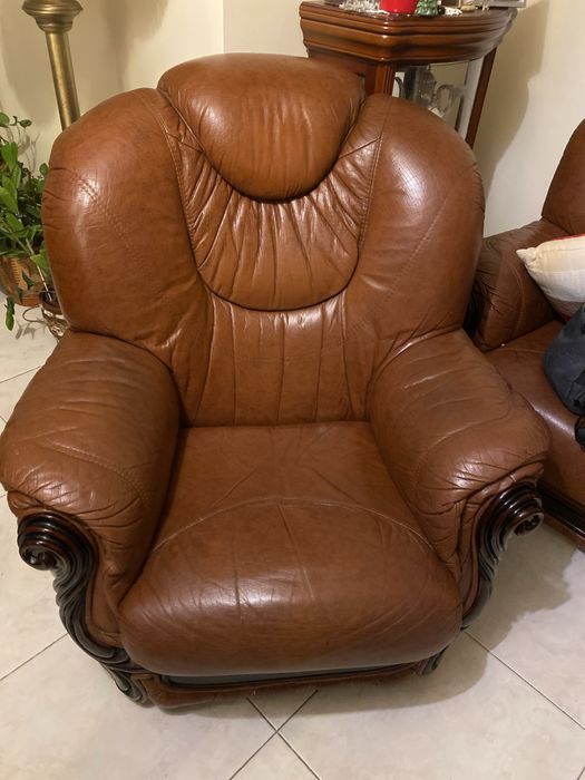 Sofas de 3 lugares em castanho em pele com mais 2 sofas de um lugar