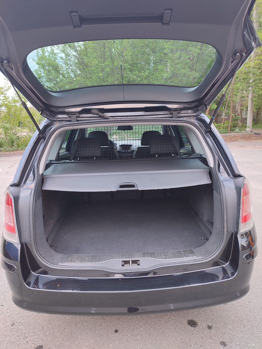 Opel Astra H універсал 1.8