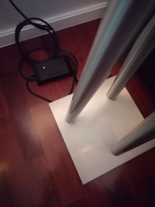 Candieiro de pé escuvado