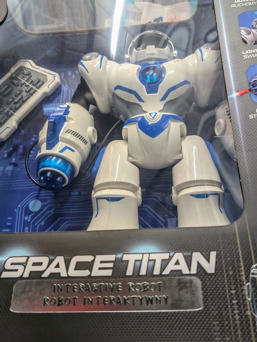 Robot interaktywny Nowy - zabawka w super cenie