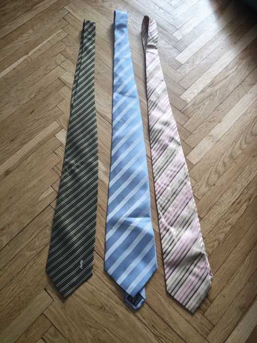 Краватки чоловічі нові.