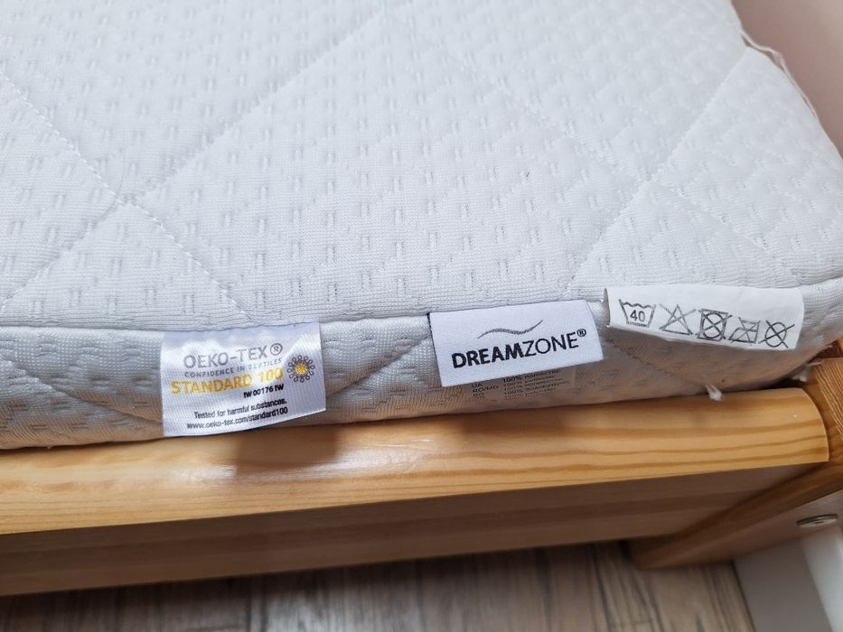 Łóżko 90x200 z materacem