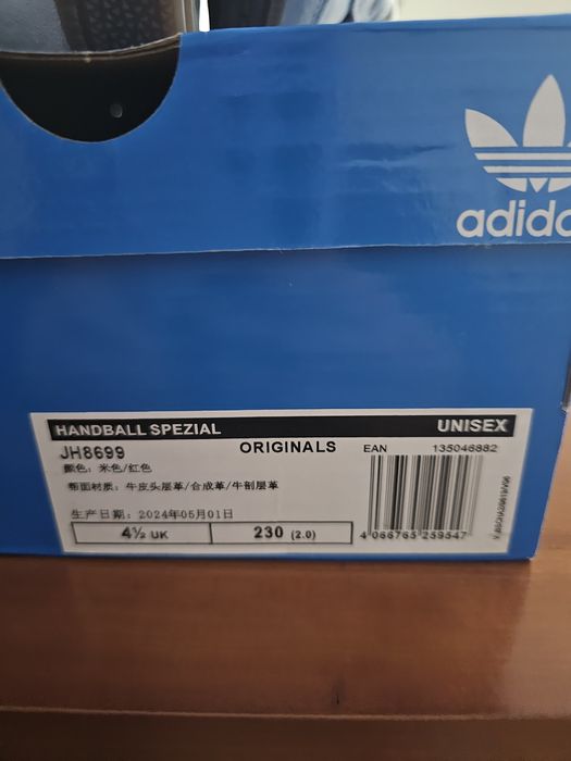 Ténis Adidas Special