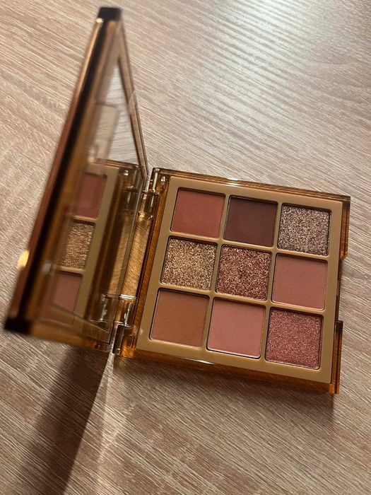 Huda Beauty Nude Obsession Medium paleta cieni